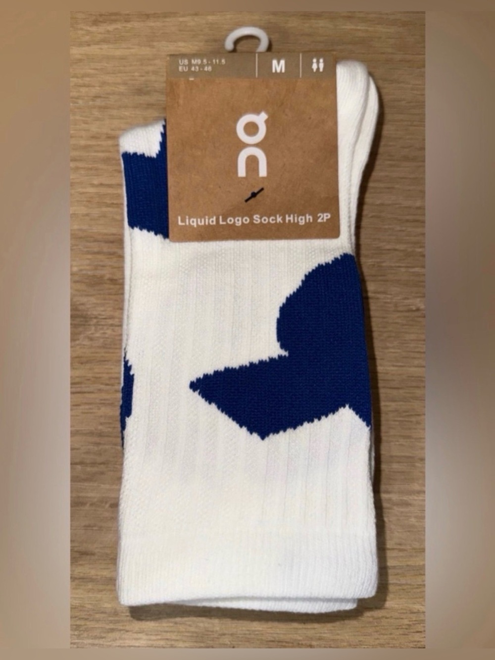 NWT ON RUNNING Liquid Logo Sock High 2P Set of 2. Size Medium.